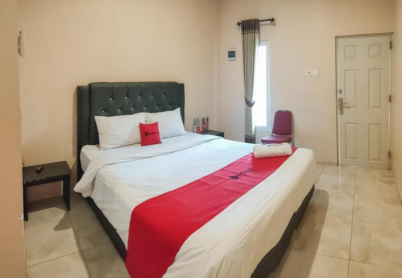 Reddoorz Syariah Near Lippo Plaza 2* Sidoarjo