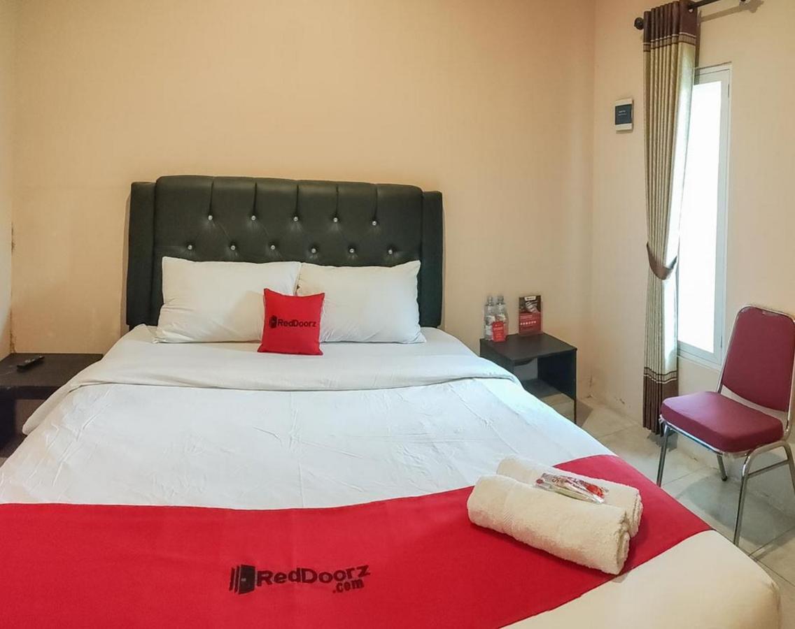Hotel Reddoorz Syariah Near Lippo Plaza 2*
