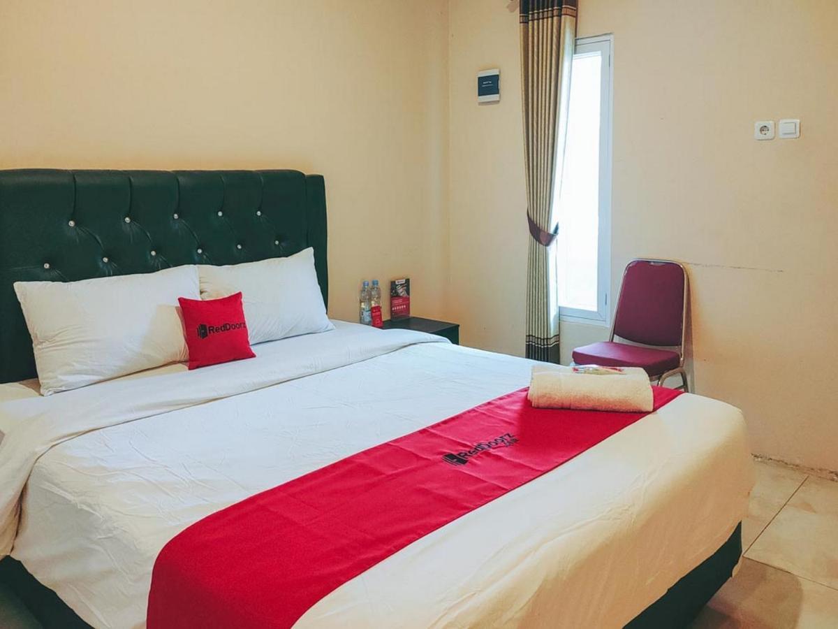 Hotel Reddoorz Syariah Near Lippo Plaza 2*